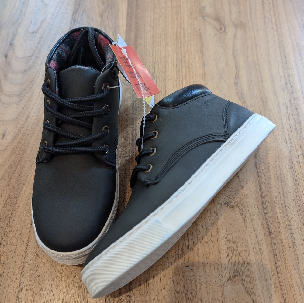 NWT Deer Stags Warren Jr Sneaker - kids 13